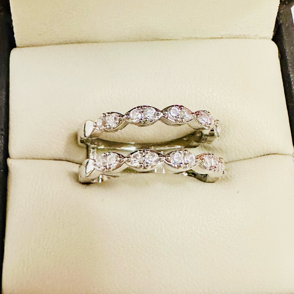 Elegant Silver Halo Bridal Ring with Zirconia Center Stone Size 6 - Picture 7 of 8